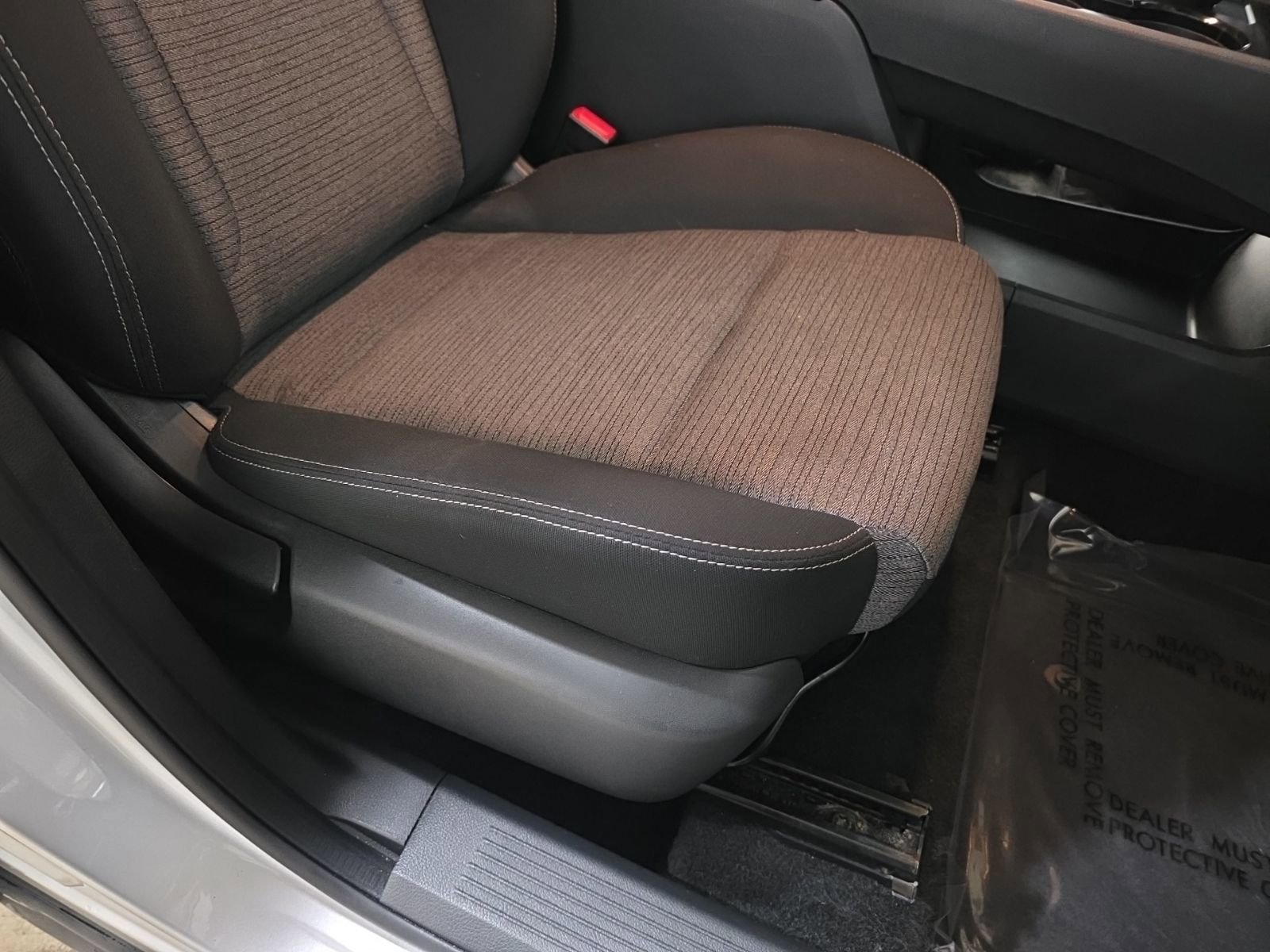 Used 2022 Nissan Rogue SV image 35