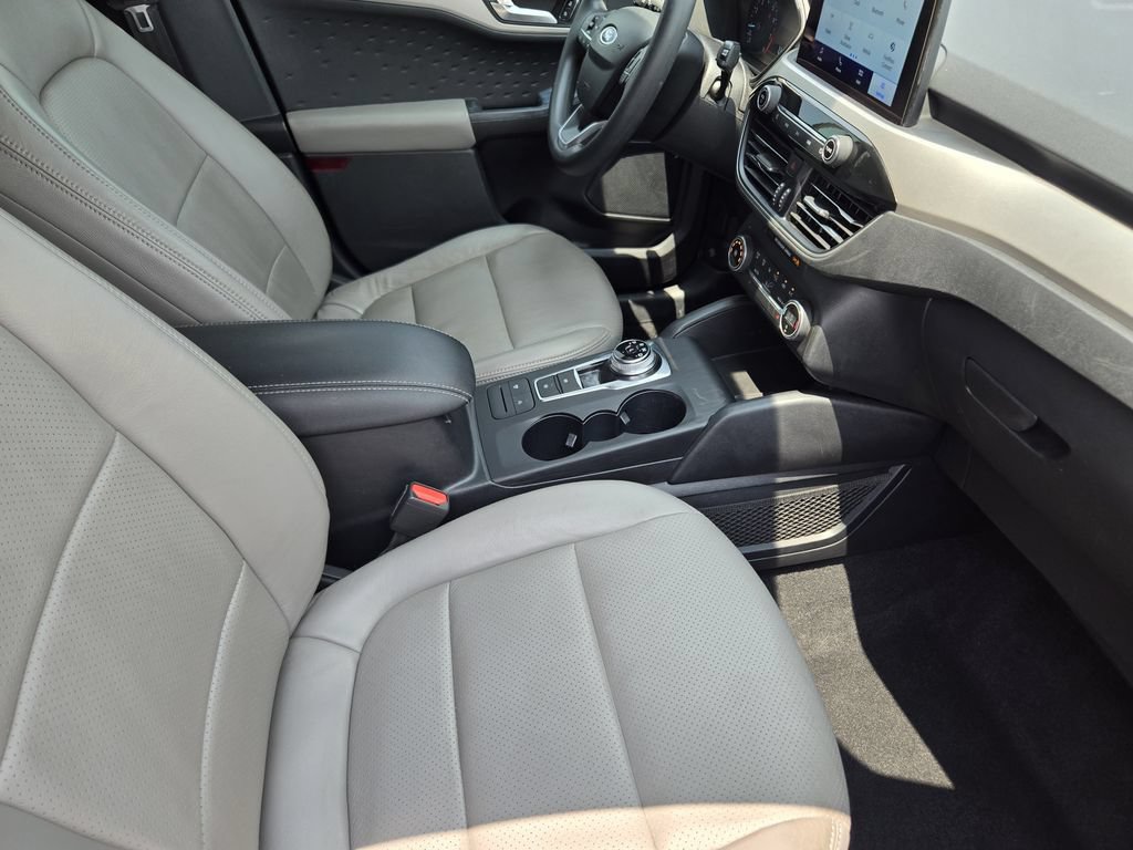 Used 2020 Ford Escape SE FWD image 18