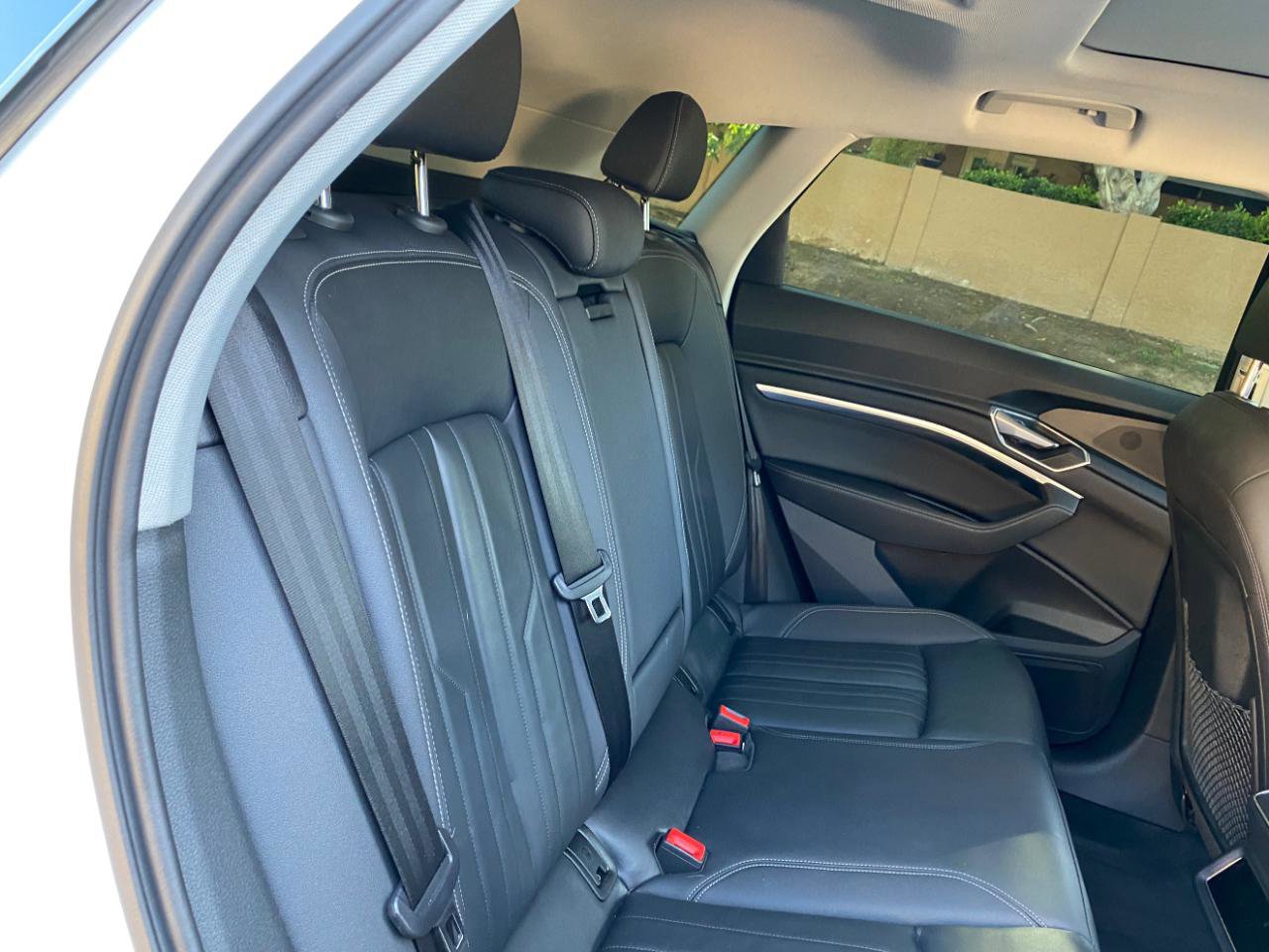 Used 2021 Audi e-tron Premium w/ Convenience Plus Package AWD/4WD image 37