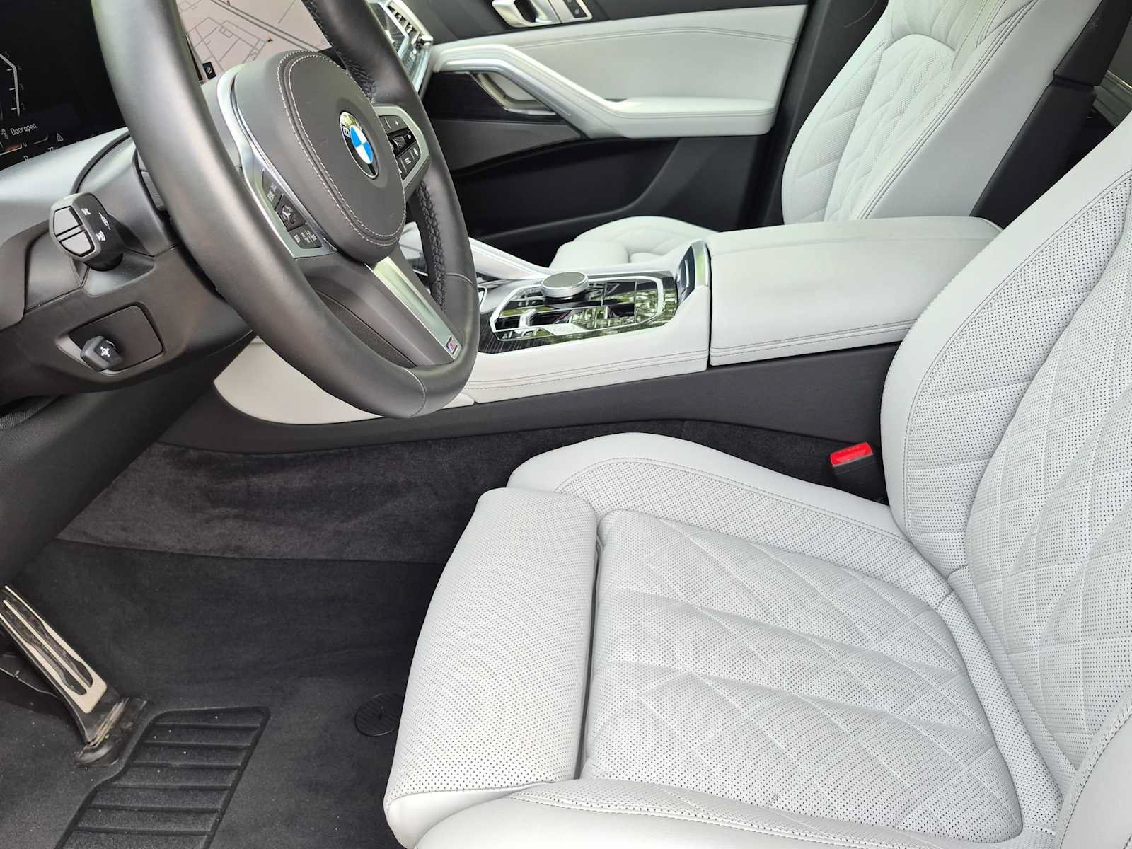 New 2026 BMW X6 xDrive40i w/ Climate Comfort Package AWD/4WD image 15