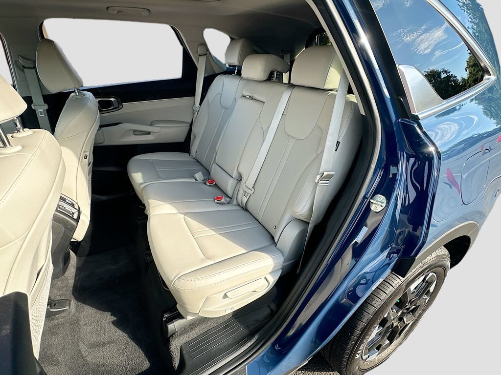 Certified 2025 Kia Sorento S w/ Panoramic Sunroof Package FWD image 25
