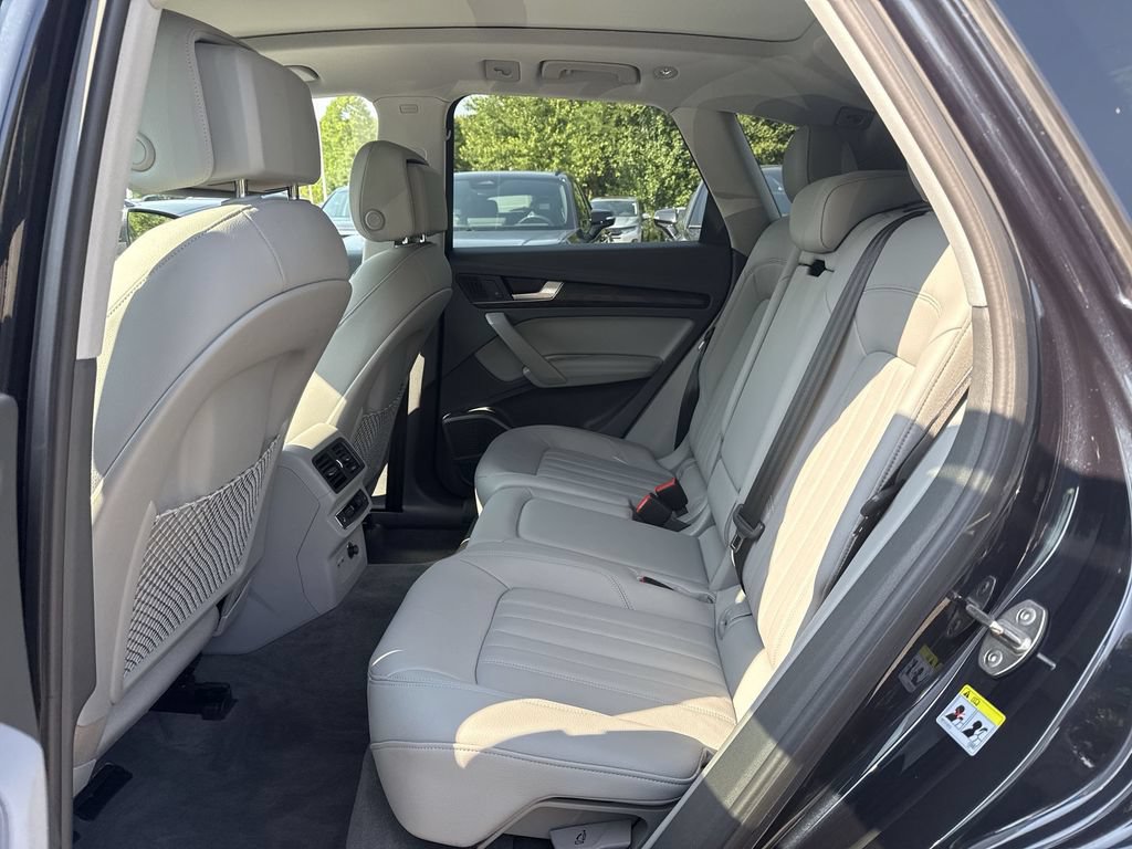 Used 2020 Audi Q5 2.0T Premium Plus w/ Premium Plus Package AWD/4WD image 25