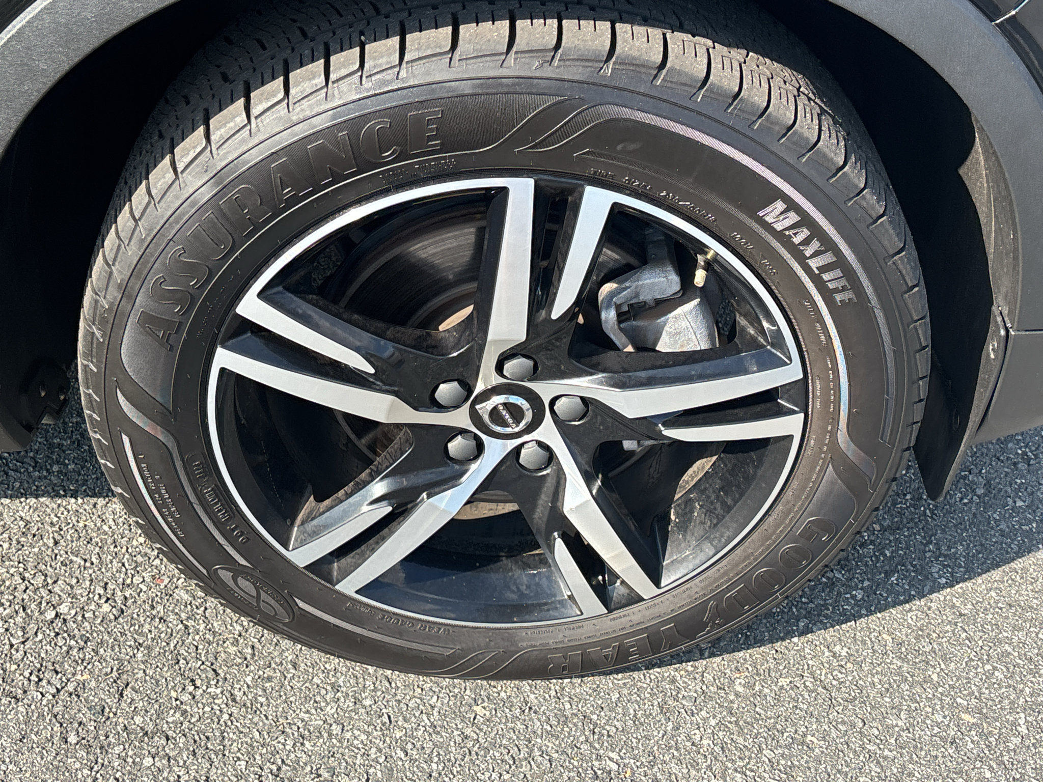 Used 2023 Volvo XC40 B5 Core AWD/4WD image 26
