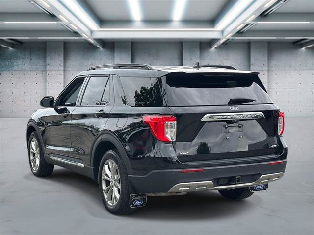 Used 2023 Ford Explorer XLT w/ Equipment Group 202A AWD/4WD image 26