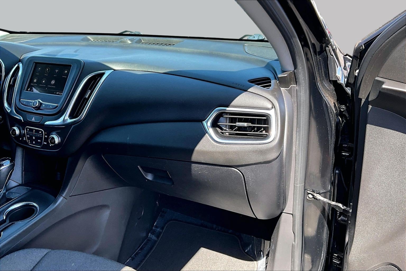 Used 2019 Chevrolet Equinox LT FWD image 15