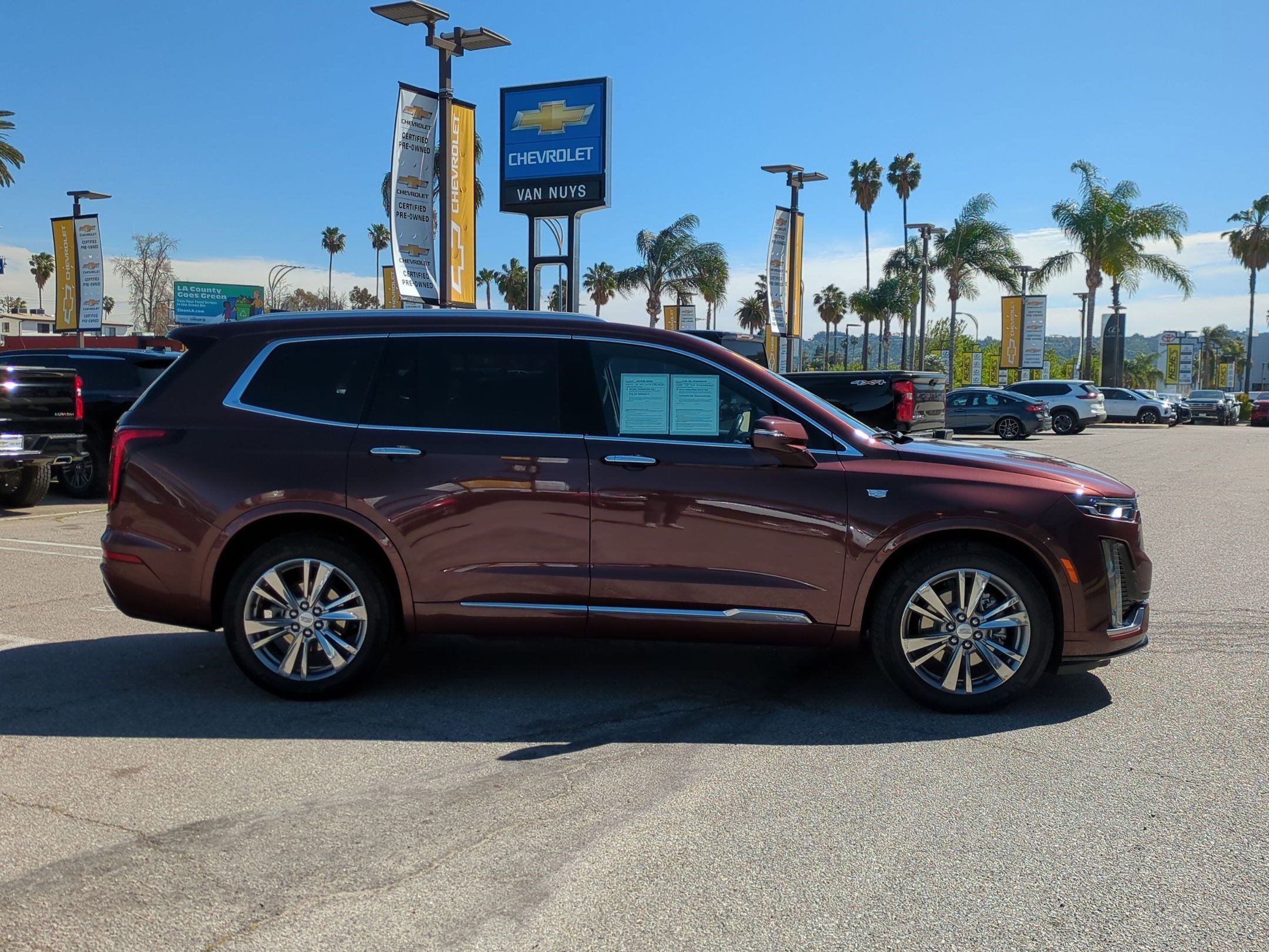 Used 2023 Cadillac XT6 Premium Luxury image 4