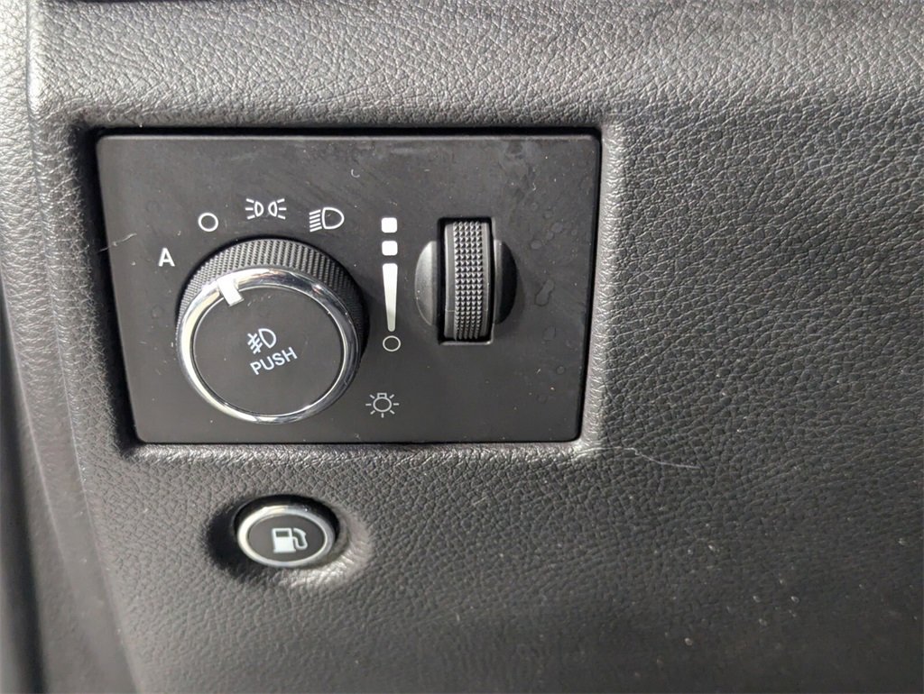 Used 2020 Jeep Grand Cherokee Limited X image 13