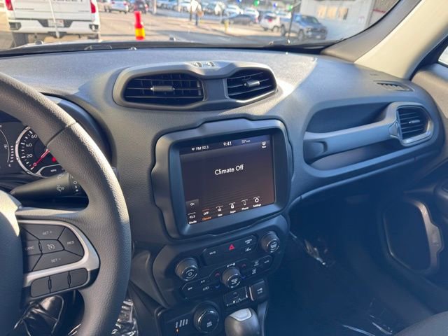 Used 2023 Jeep Renegade Latitude AWD/4WD image 13