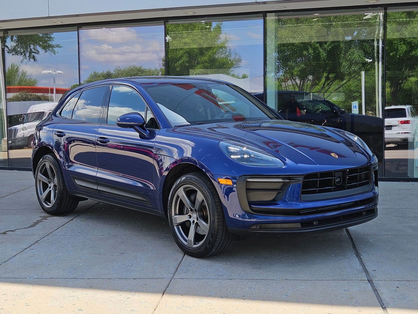 Certified 2026 Porsche Macan image 7