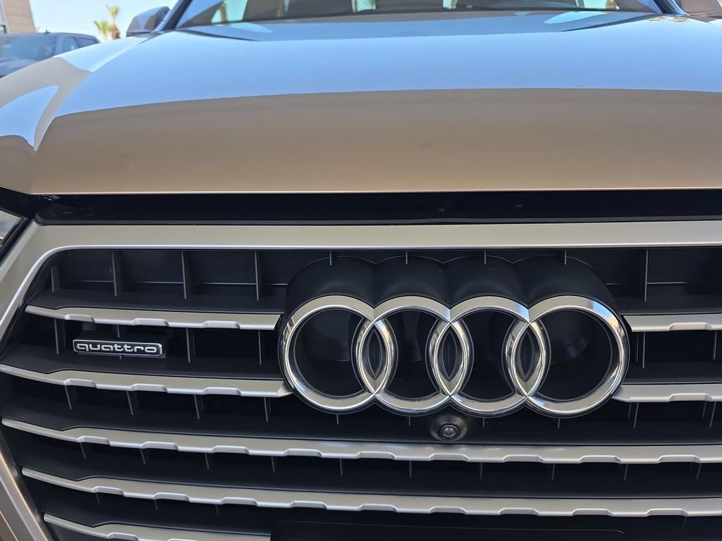 Used 2019 Audi Q7 3.0T Premium Plus w/ Premium Plus Package AWD/4WD image 32