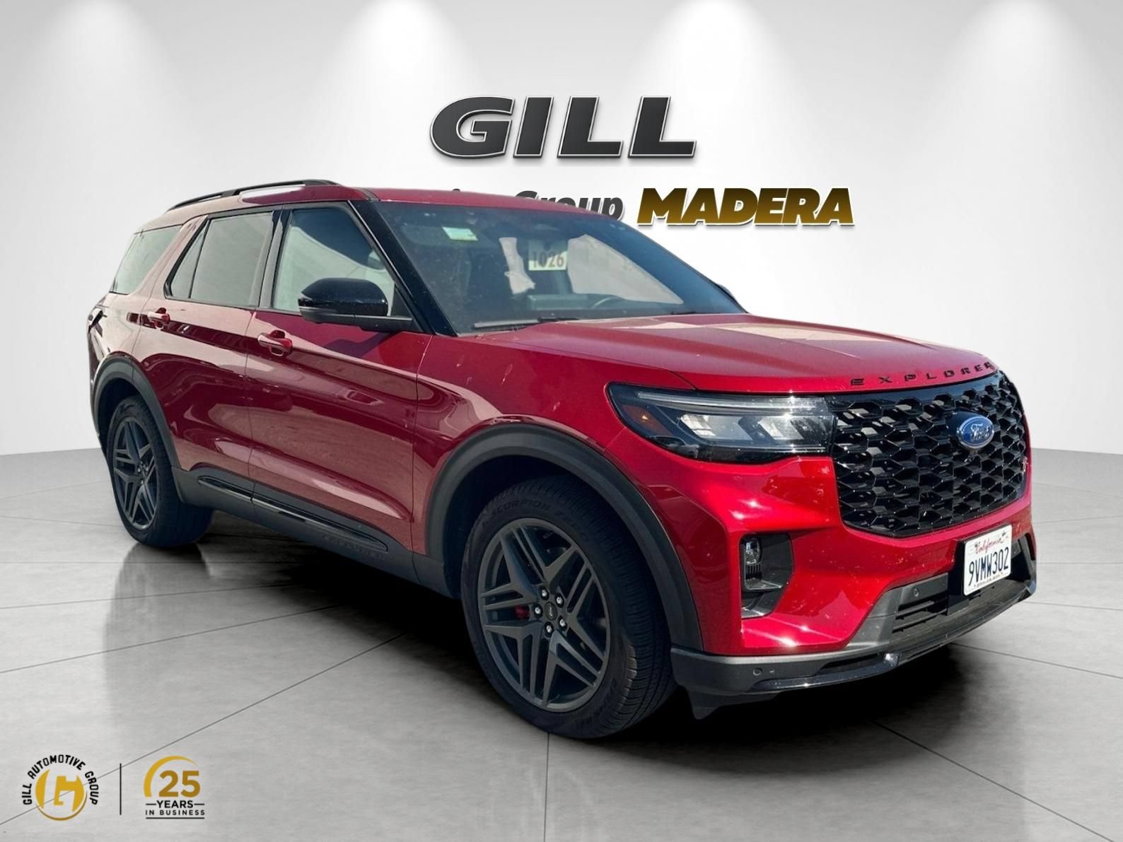 Used 2025 Ford Explorer ST RWD image 1