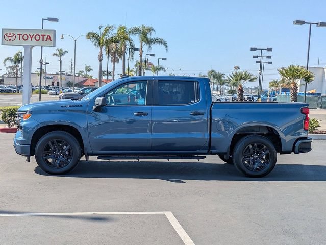 Used 2024 Chevrolet Silverado 1500 Custom w/ Dark Appearance Package RWD image 8