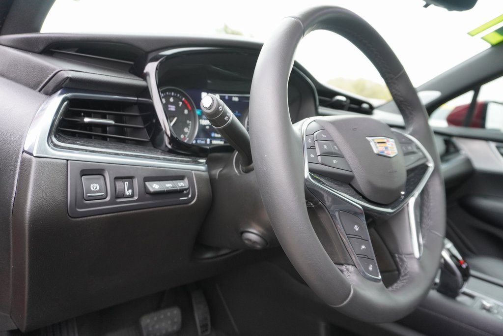 Used 2021 Cadillac XT5 Premium Luxury image 12