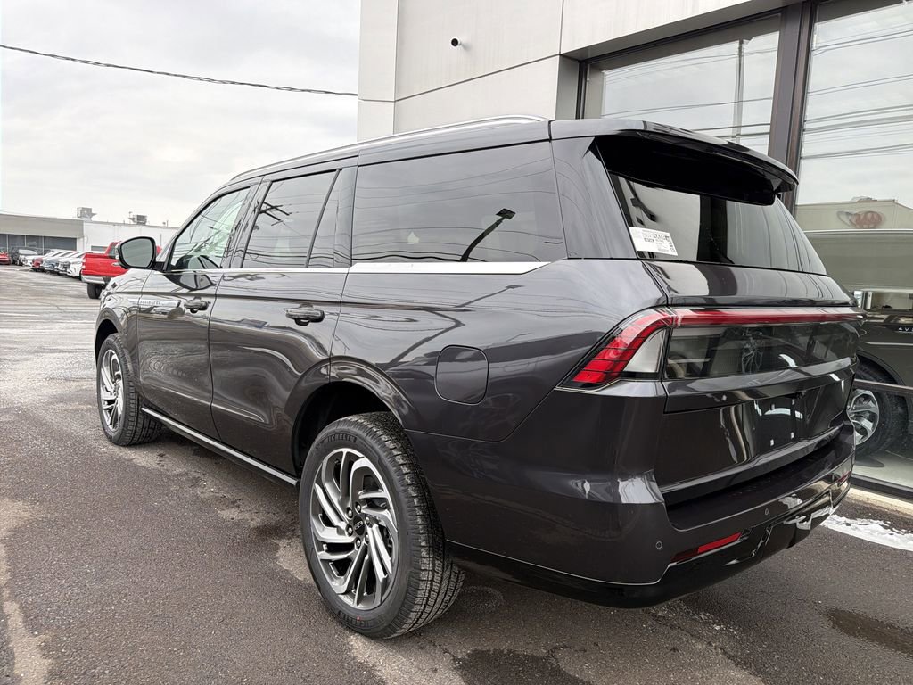New 2025 Lincoln Navigator Reserve image 2