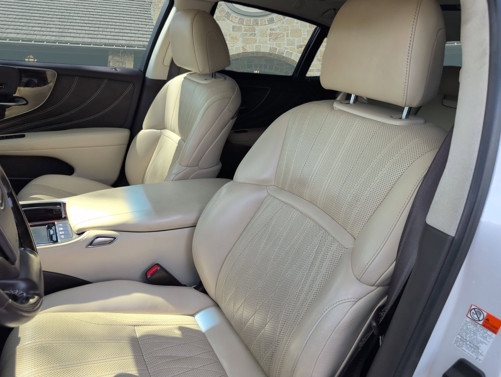 Used 2018 Lexus LS 500h w/ Luxury Package RWD image 5