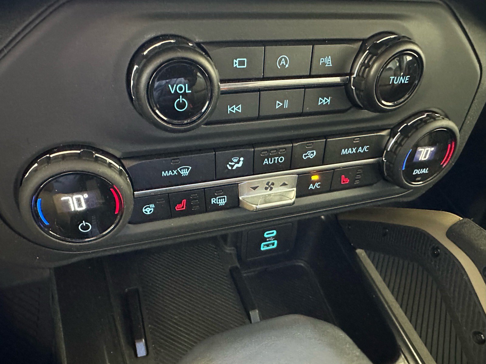 Certified 2025 Ford Bronco Badlands AWD/4WD image 39