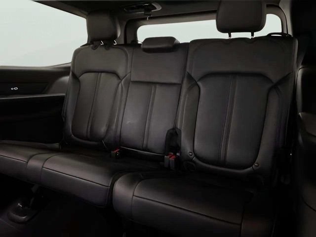Used 2024 Jeep Wagoneer Series II w/ Flexible Seating Group RWD image 22