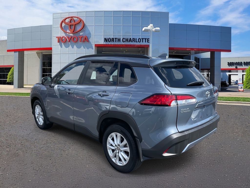 Used 2024 Toyota Corolla Cross LE image 7