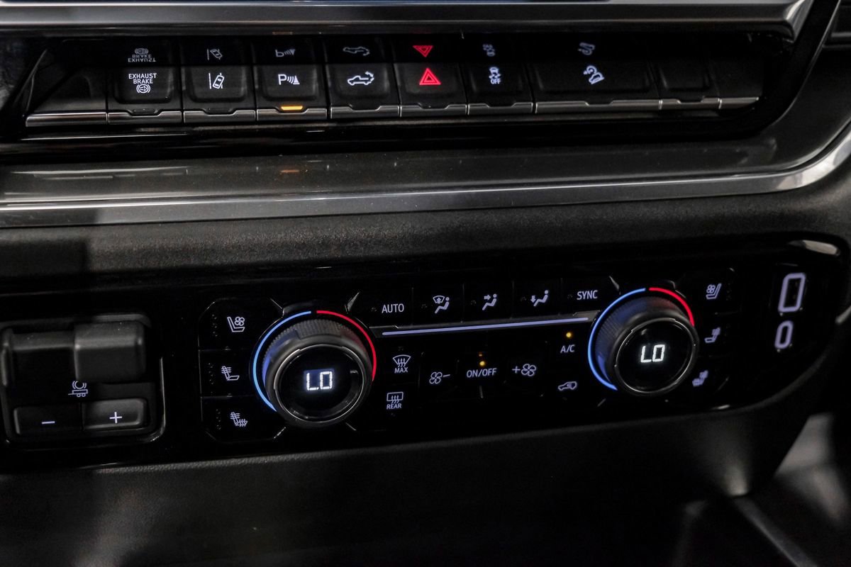 Used 2024 Chevrolet Silverado 2500 High Country w/ High Country Premium Package image 27