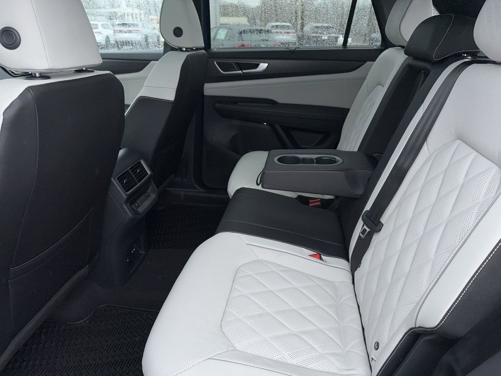 New 2025 Volkswagen Atlas Cross Sport SEL Premium R-Line AWD/4WD image 31