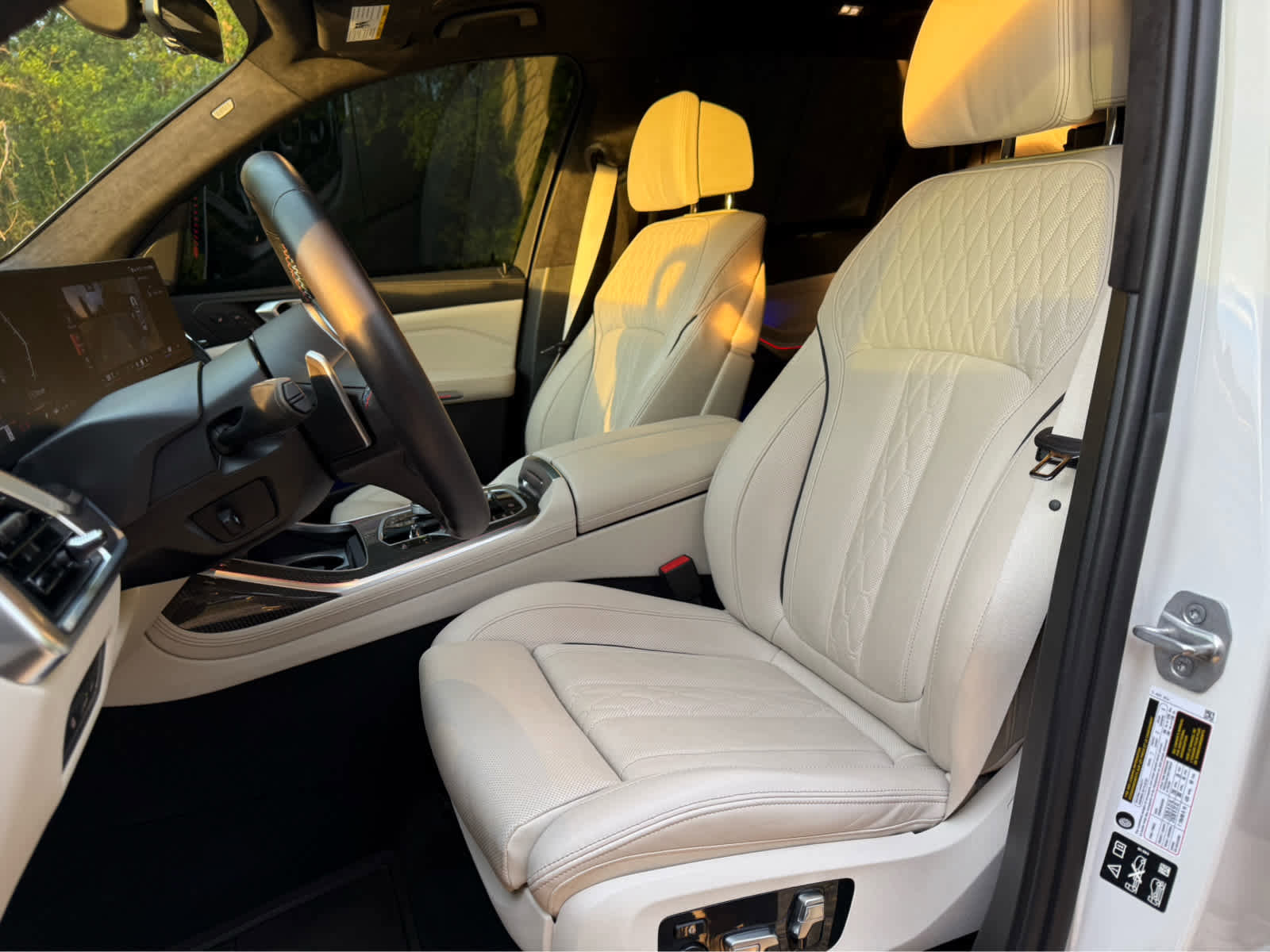 Used 2024 BMW X7 M60i w/ Executive Package AWD/4WD image 3