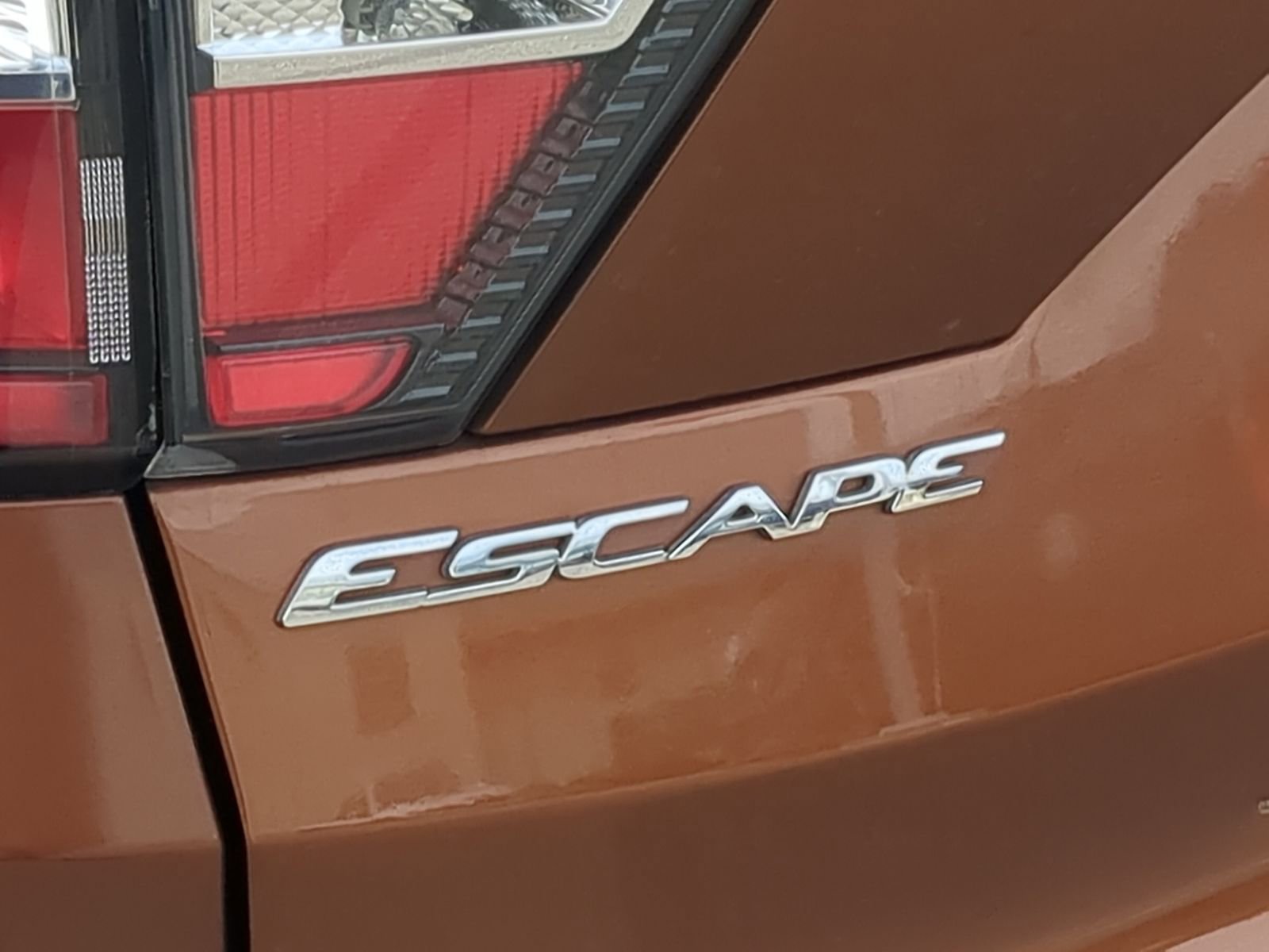 Used 2017 Ford Escape SE image 16