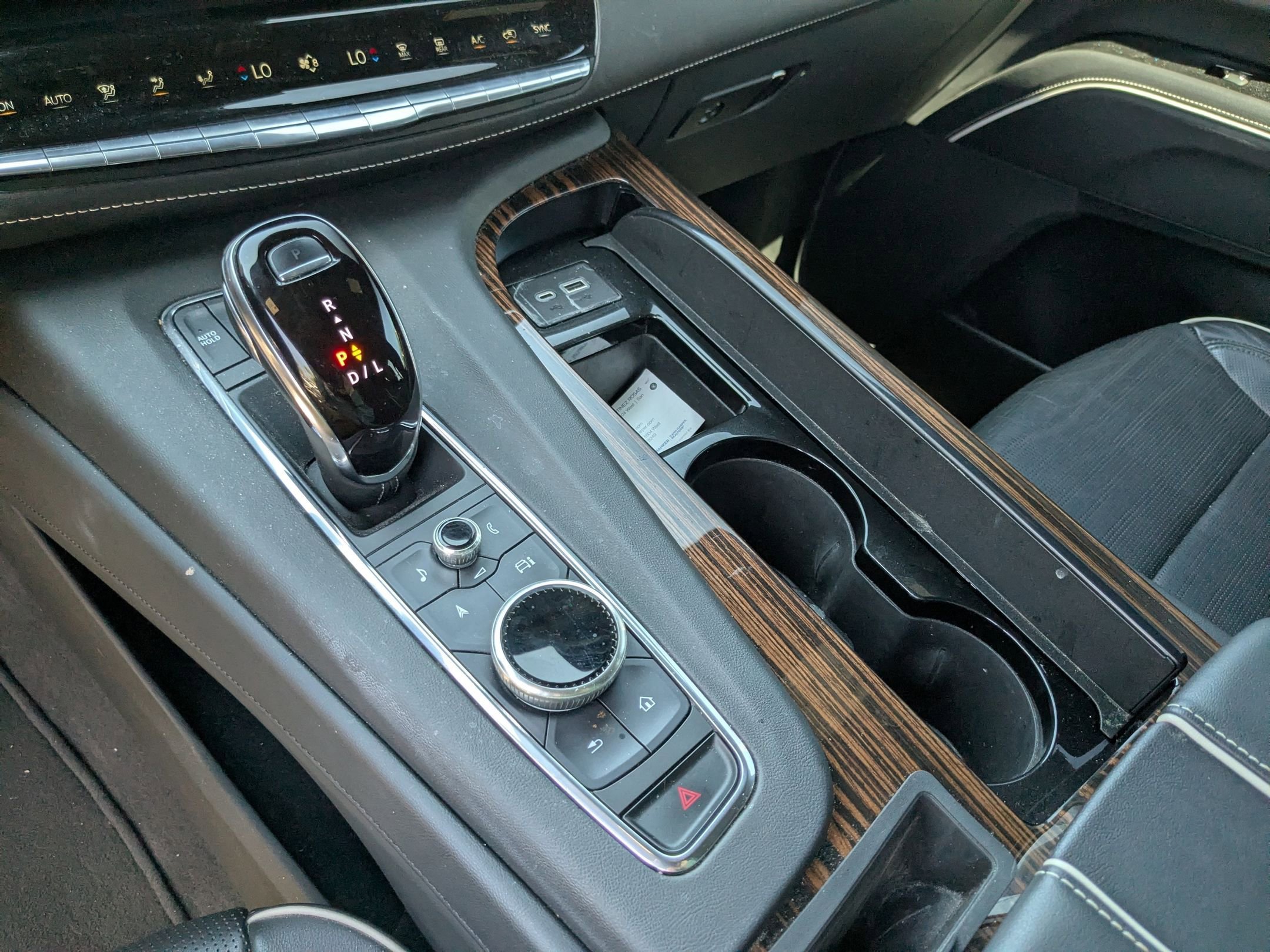 Used 2023 Cadillac Escalade Premium Luxury image 19