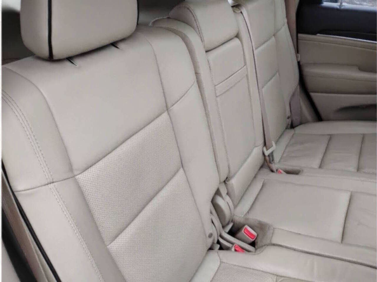 Used 2018 Jeep Grand Cherokee Overland AWD/4WD image 33