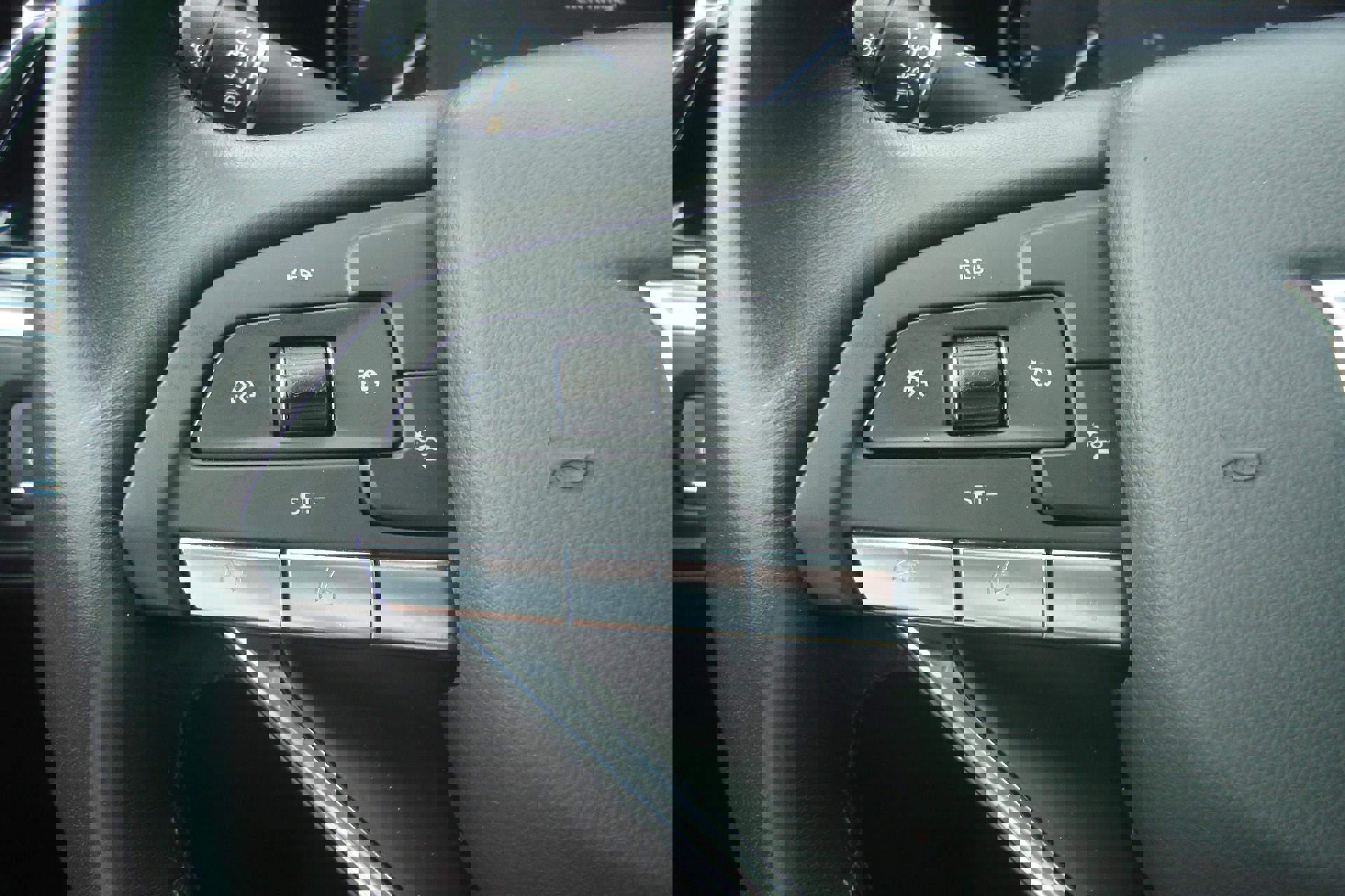 Used 2023 Cadillac XT6 Luxury AWD/4WD image 15