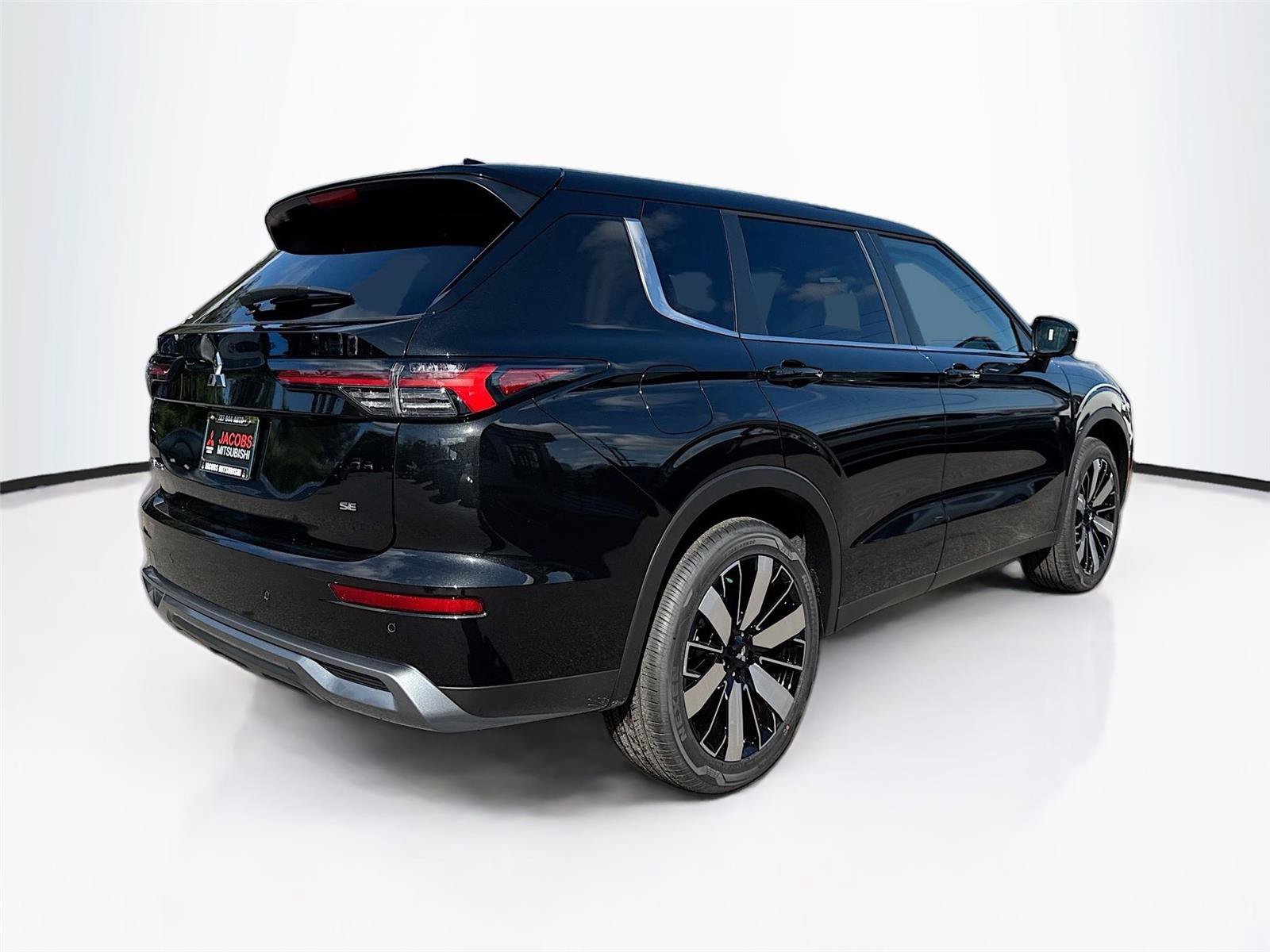 New 2026 Mitsubishi Outlander SE AWD/4WD image 7