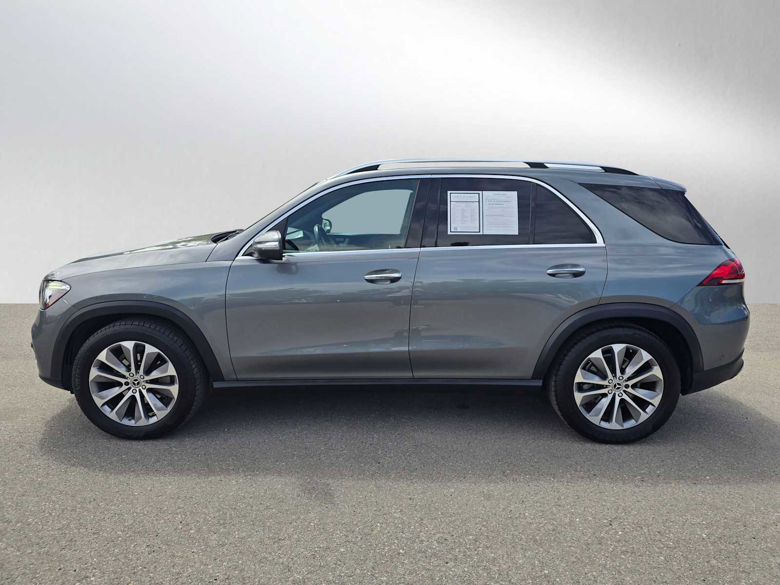 Used 2022 Mercedes-Benz GLE 350 4MATIC w/ Premium Package image 6