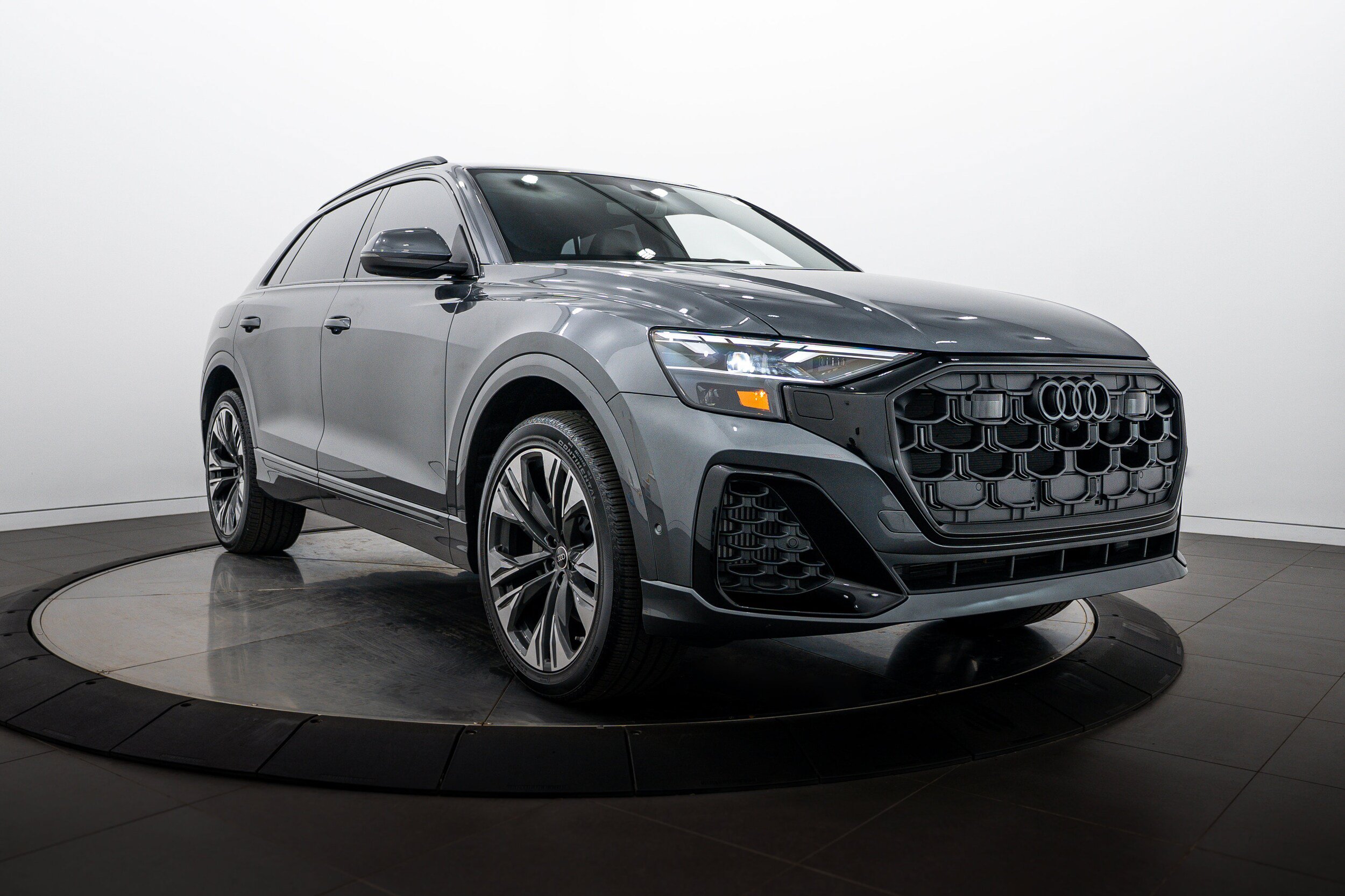 Certified 2025 Audi Q8 Premium Plus AWD/4WD image 2