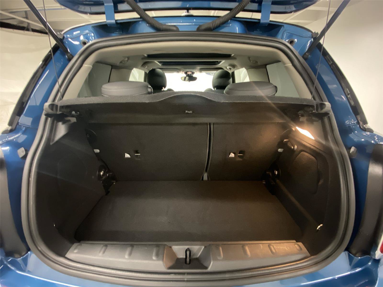 Used 2023 MINI Cooper SE FWD image 25