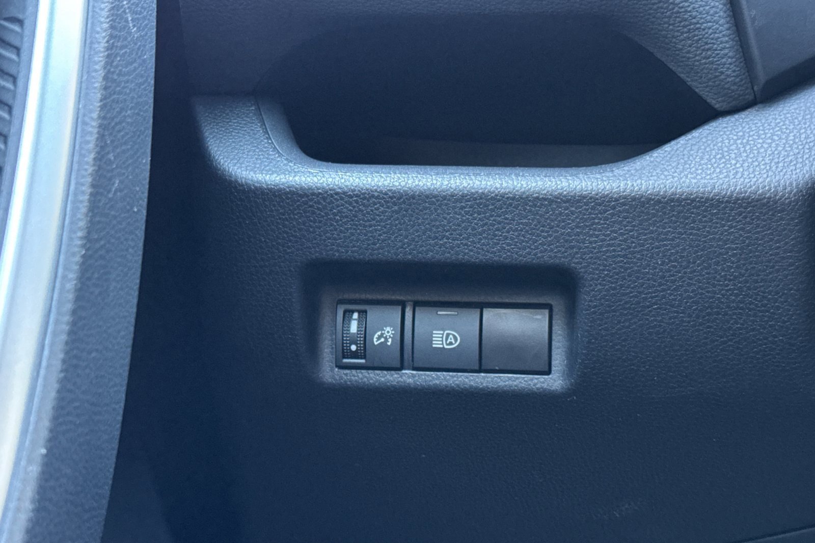 Used 2024 Toyota RAV4 LE image 30