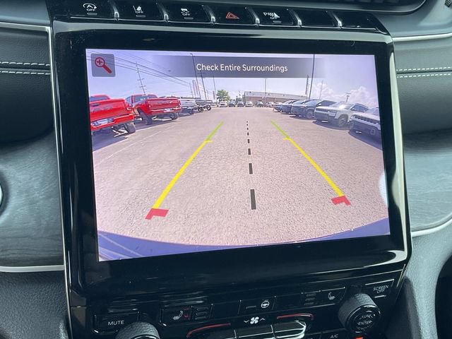 Used 2023 Jeep Grand Cherokee Limited AWD/4WD image 27