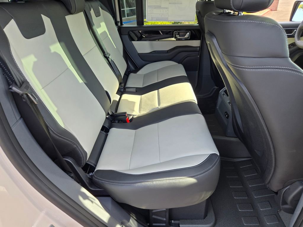 New 2025 INEOS Grenadier Fieldmaster Edition image 16