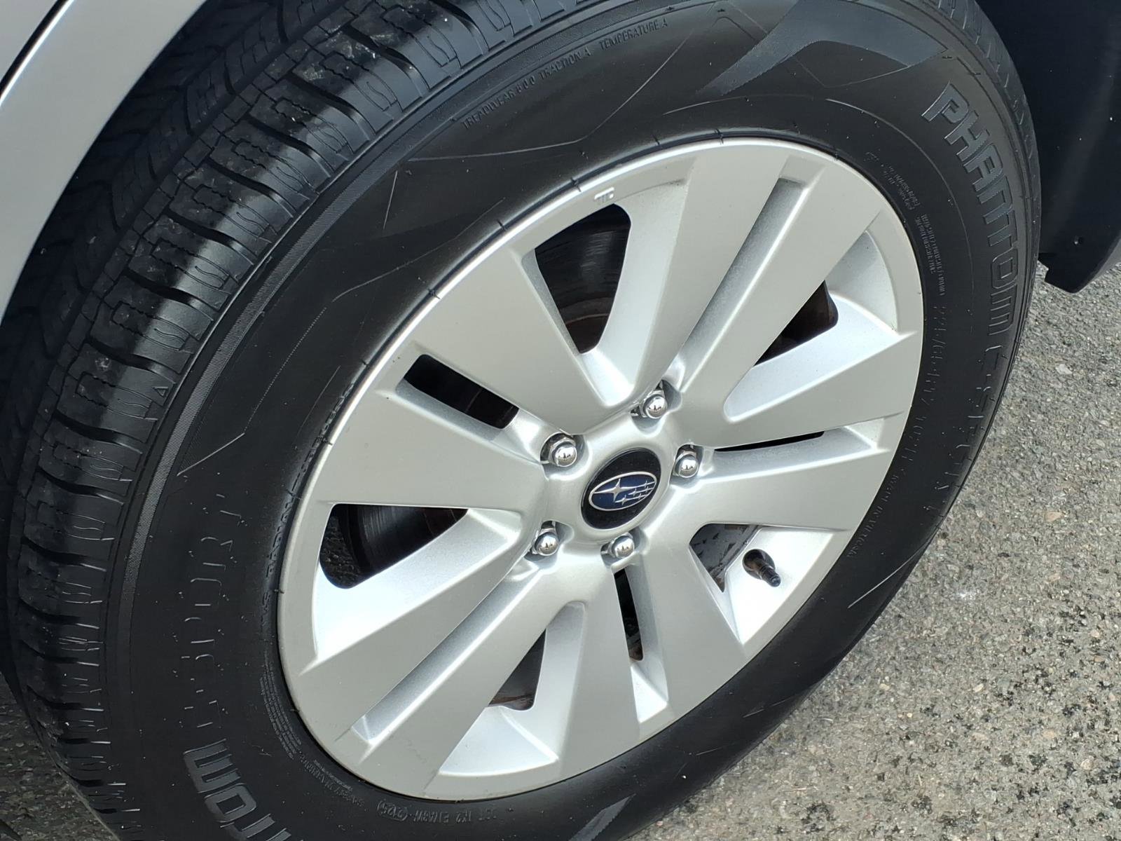 Used 2015 Subaru Outback 2.5i Premium image 12