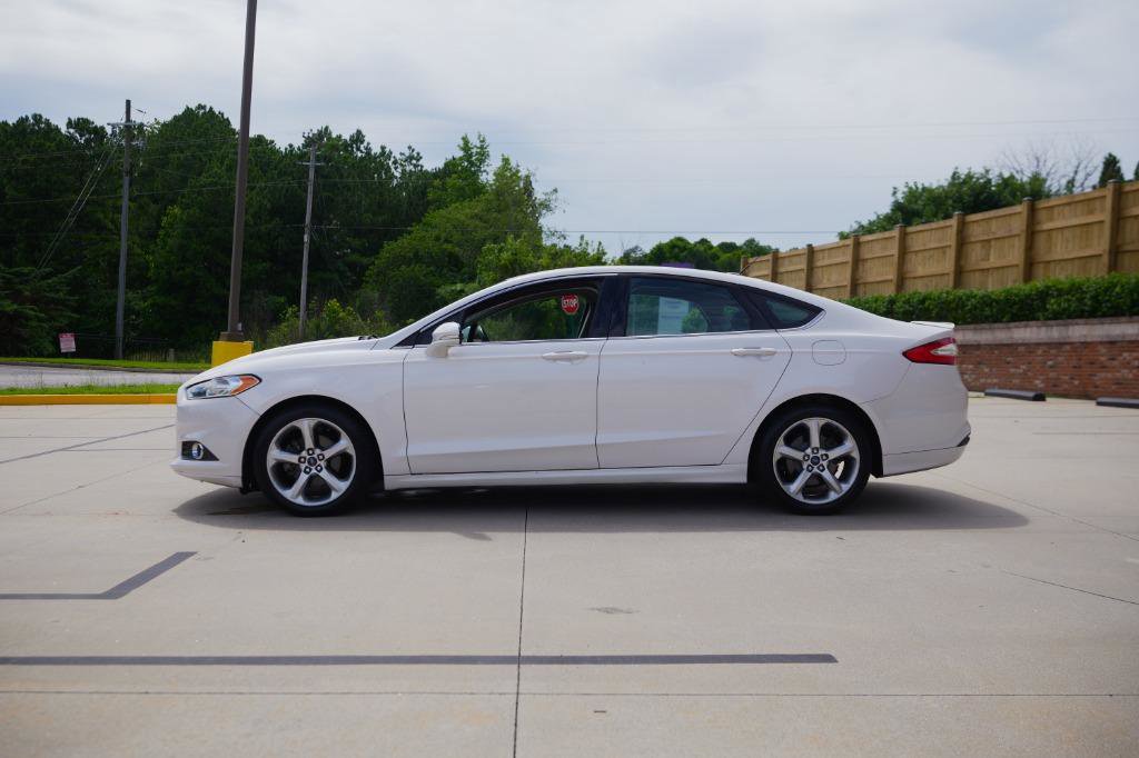 Used 2016 Ford Fusion SE w/ Equipment Group 201A image 8