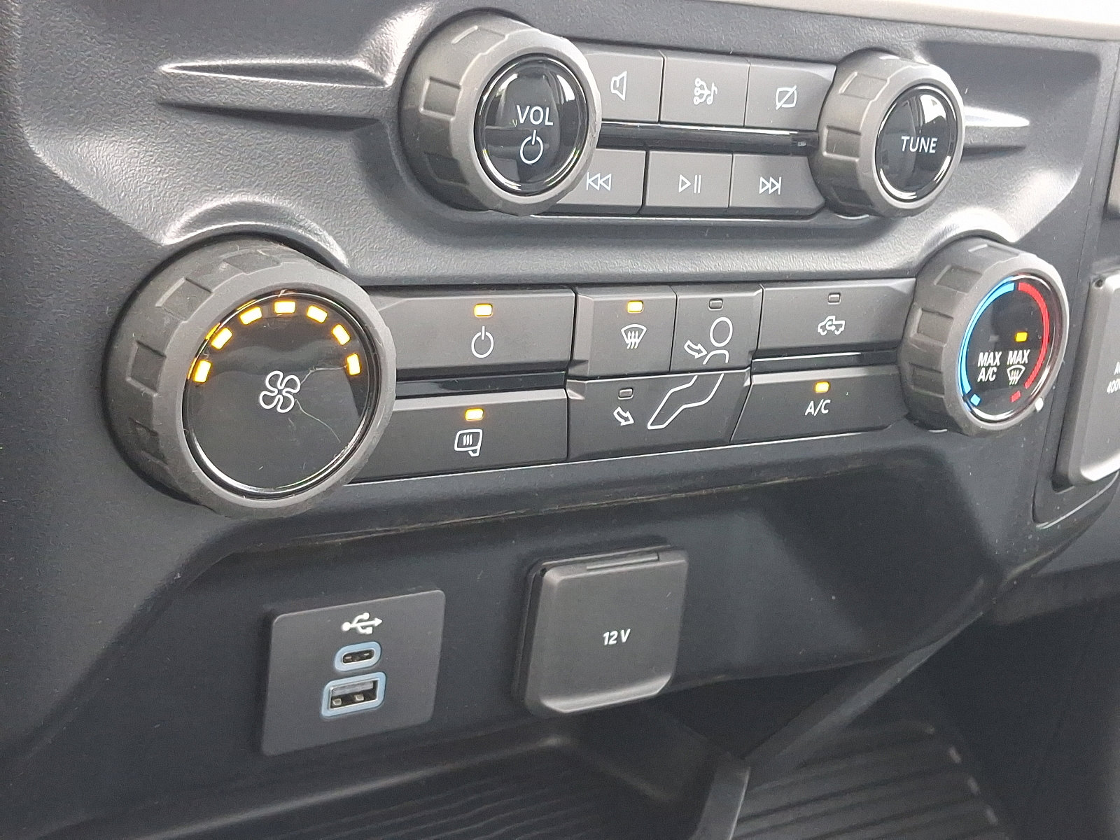 Used 2024 Ford F550 2WD Regular Cab Super Duty image 13