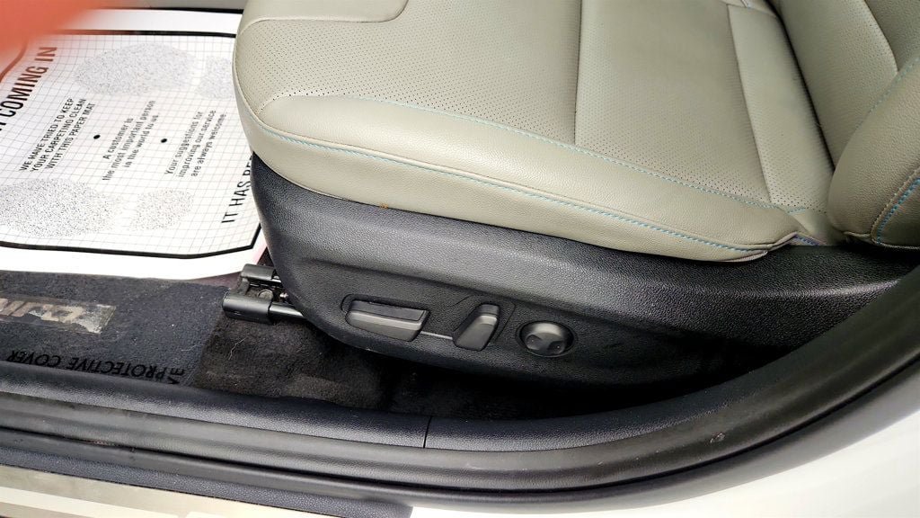 Used 2022 Kia Niro EX Premium FWD image 12