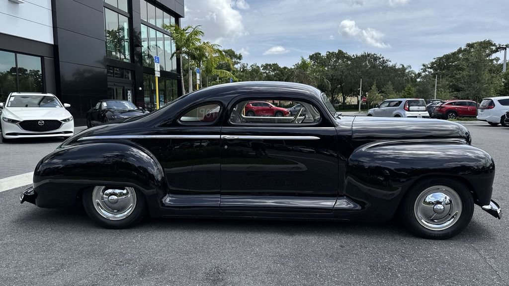 Used 2022 Chrysler Voyager LX image 5