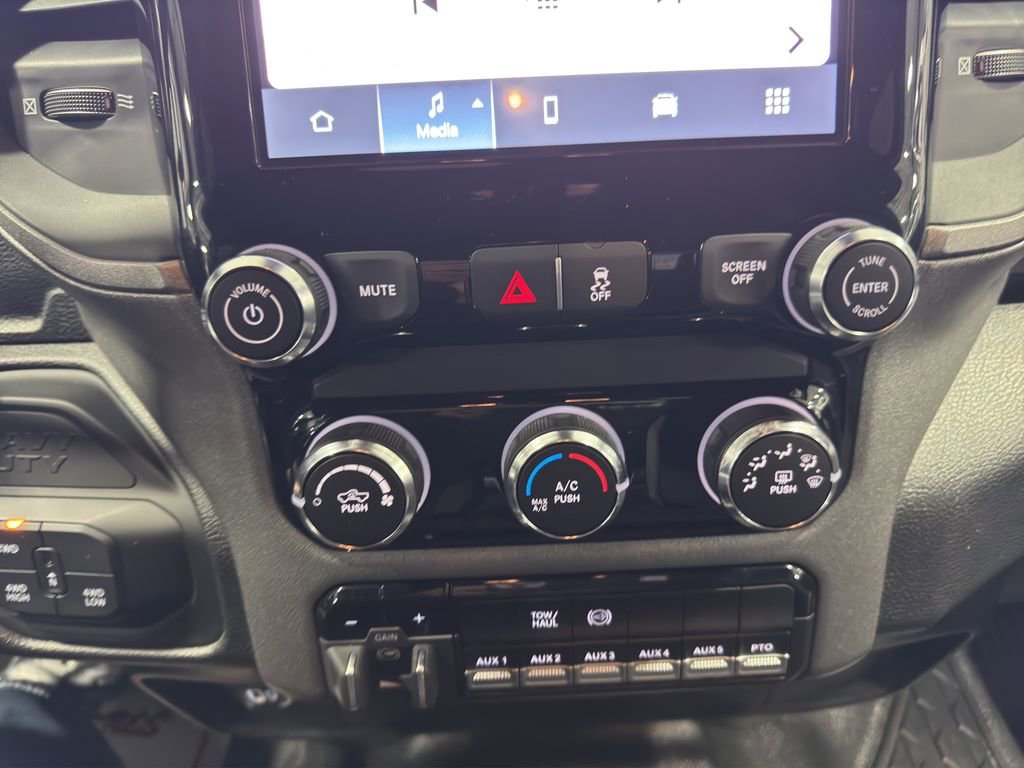 Used 2025 RAM 5500 Tradesman image 31