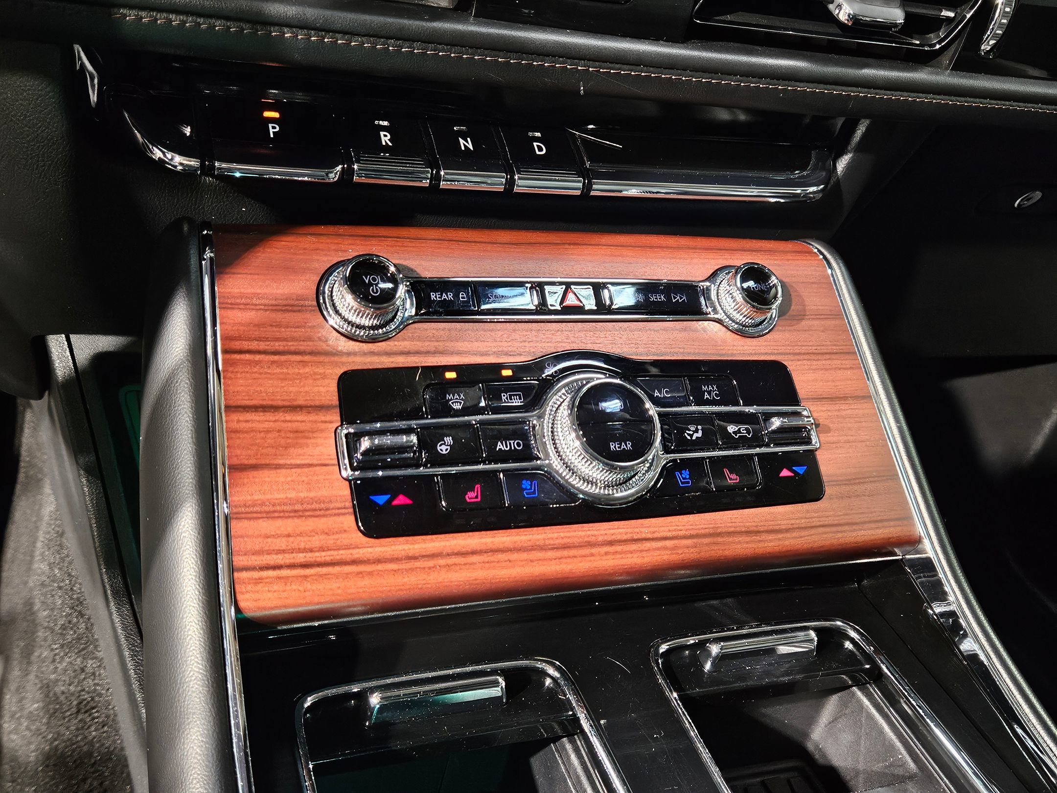 Used 2022 Lincoln Aviator Grand Touring w/ Elements Package Plus AWD/4WD image 34