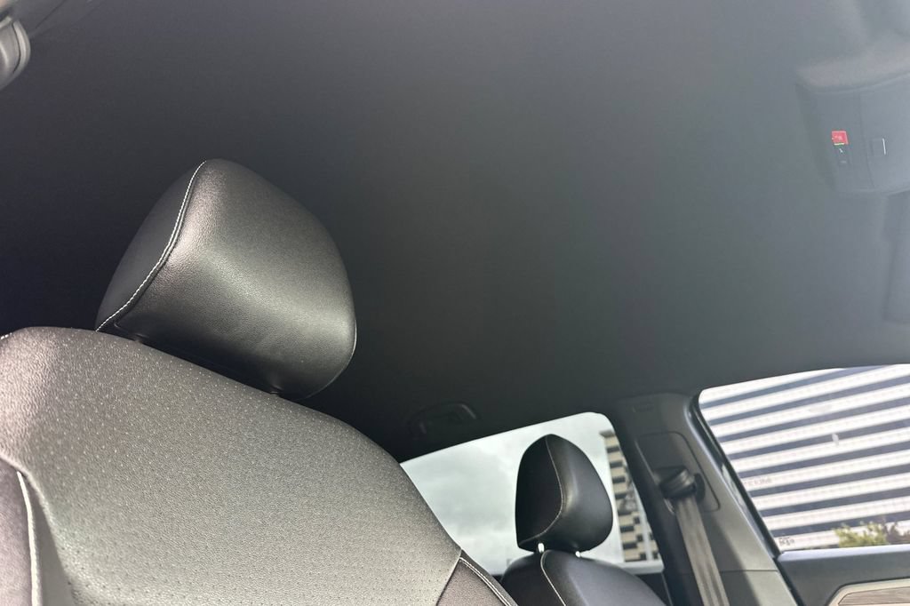 Used 2020 Volkswagen Atlas Cross Sport SE FWD image 19