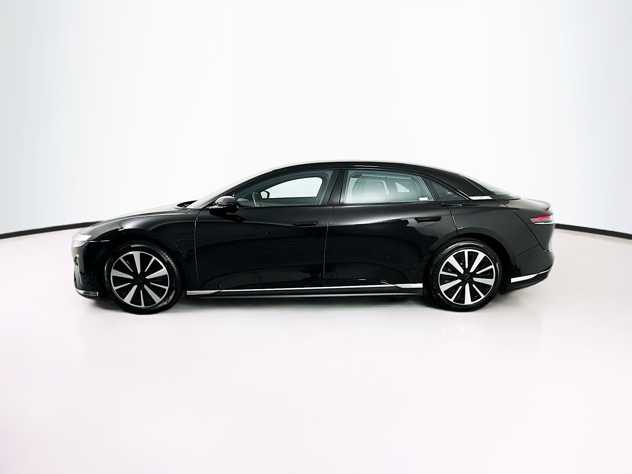 Used 2024 Lucid Air Touring AWD/4WD image 4