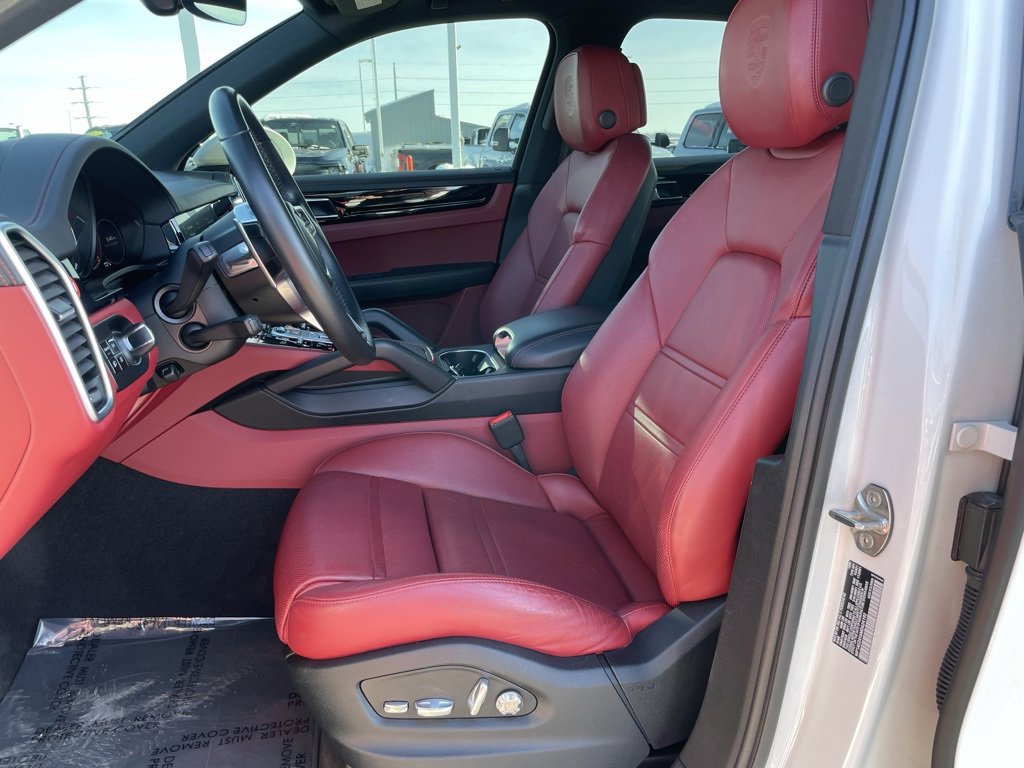 Used 2021 Porsche Cayenne Base image 7