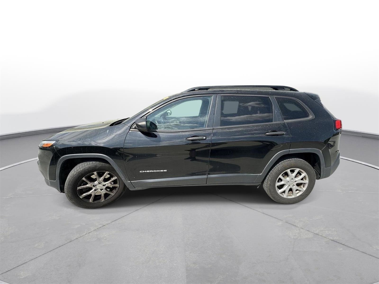 Used 2017 Jeep Cherokee Sport image 9