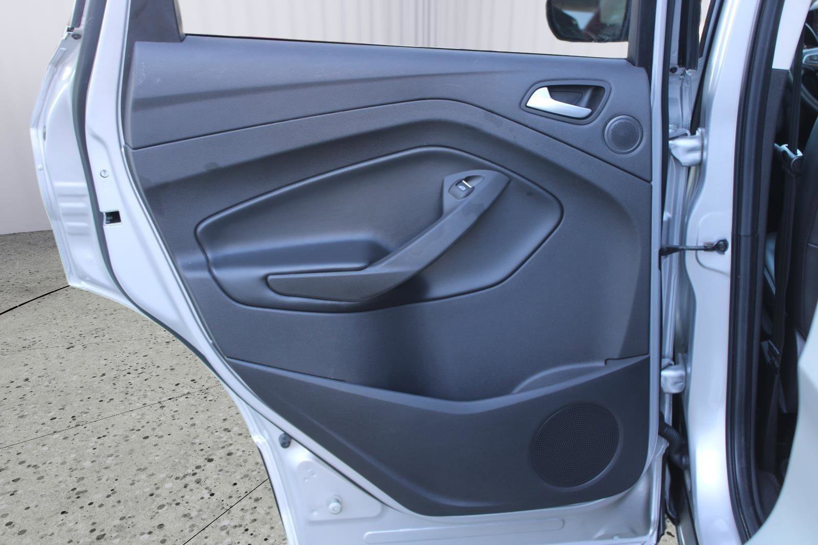 Used 2017 Ford Escape Titanium image 40