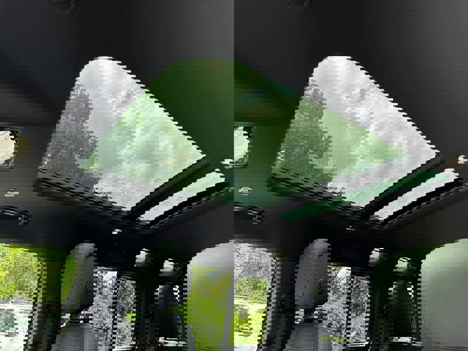 Used 2023 Land Rover Defender 110 X-Dynamic SE image 15