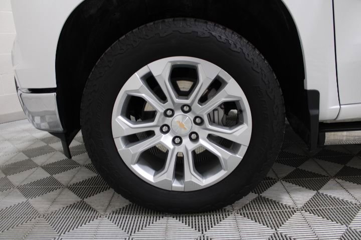 Used 2025 Chevrolet Silverado 1500 LTZ AWD/4WD image 54